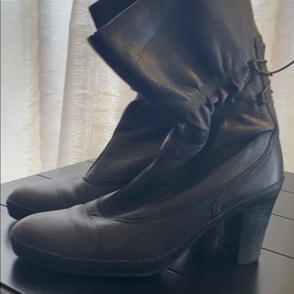 Clark’s Artisian black leather boots